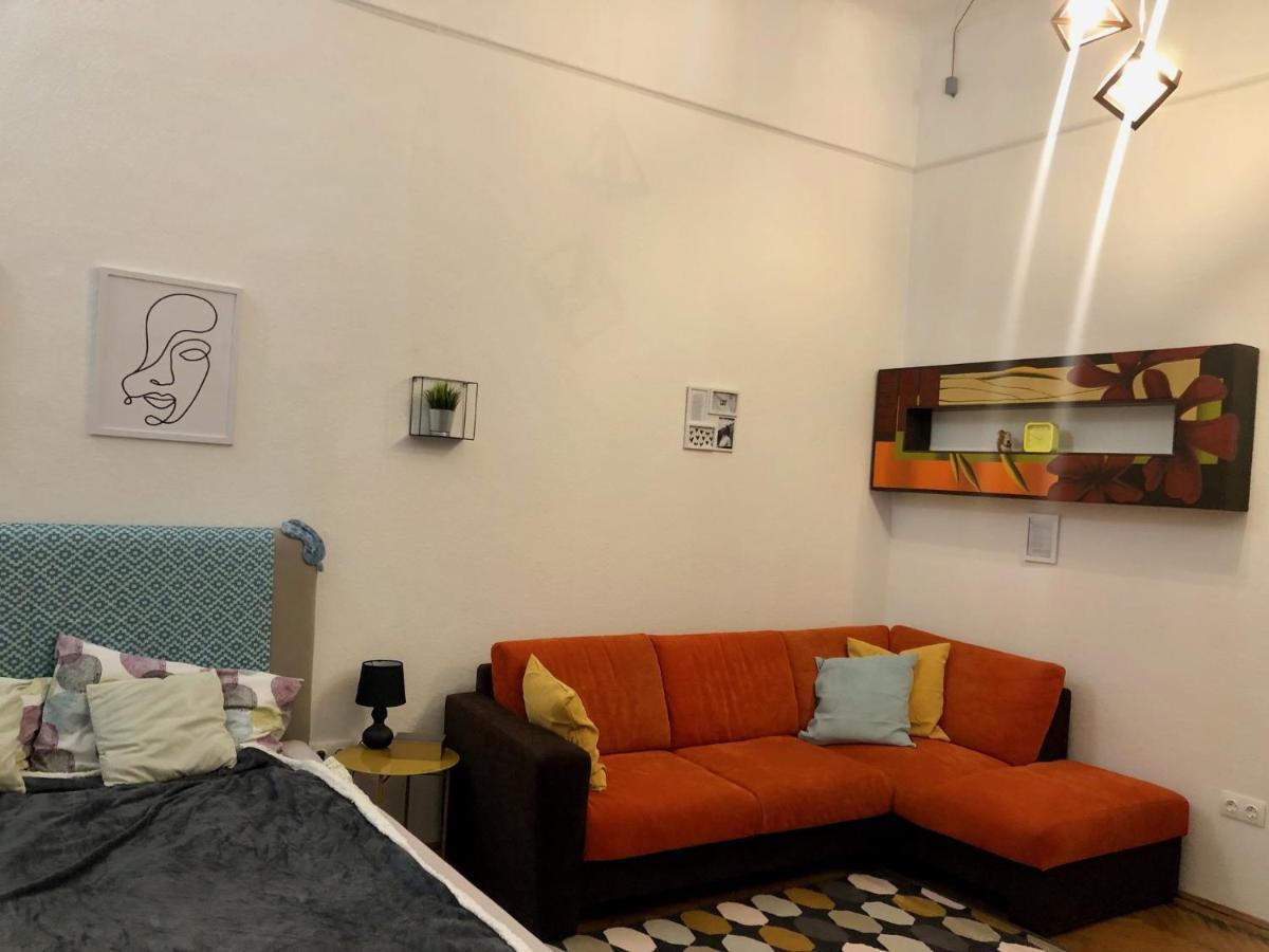 The Poet's Apartman *