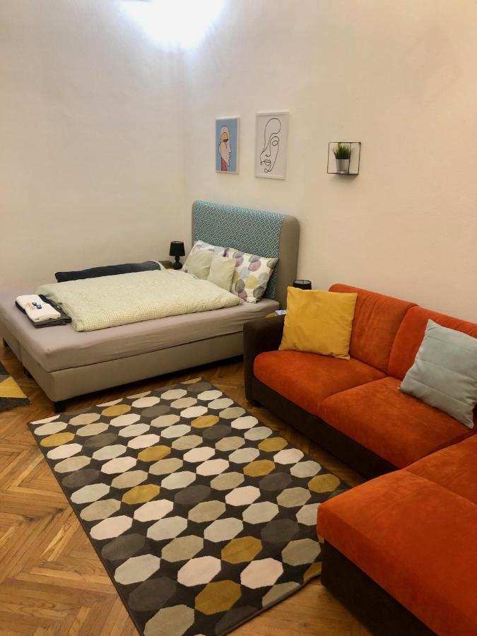 The Poet's Apartman