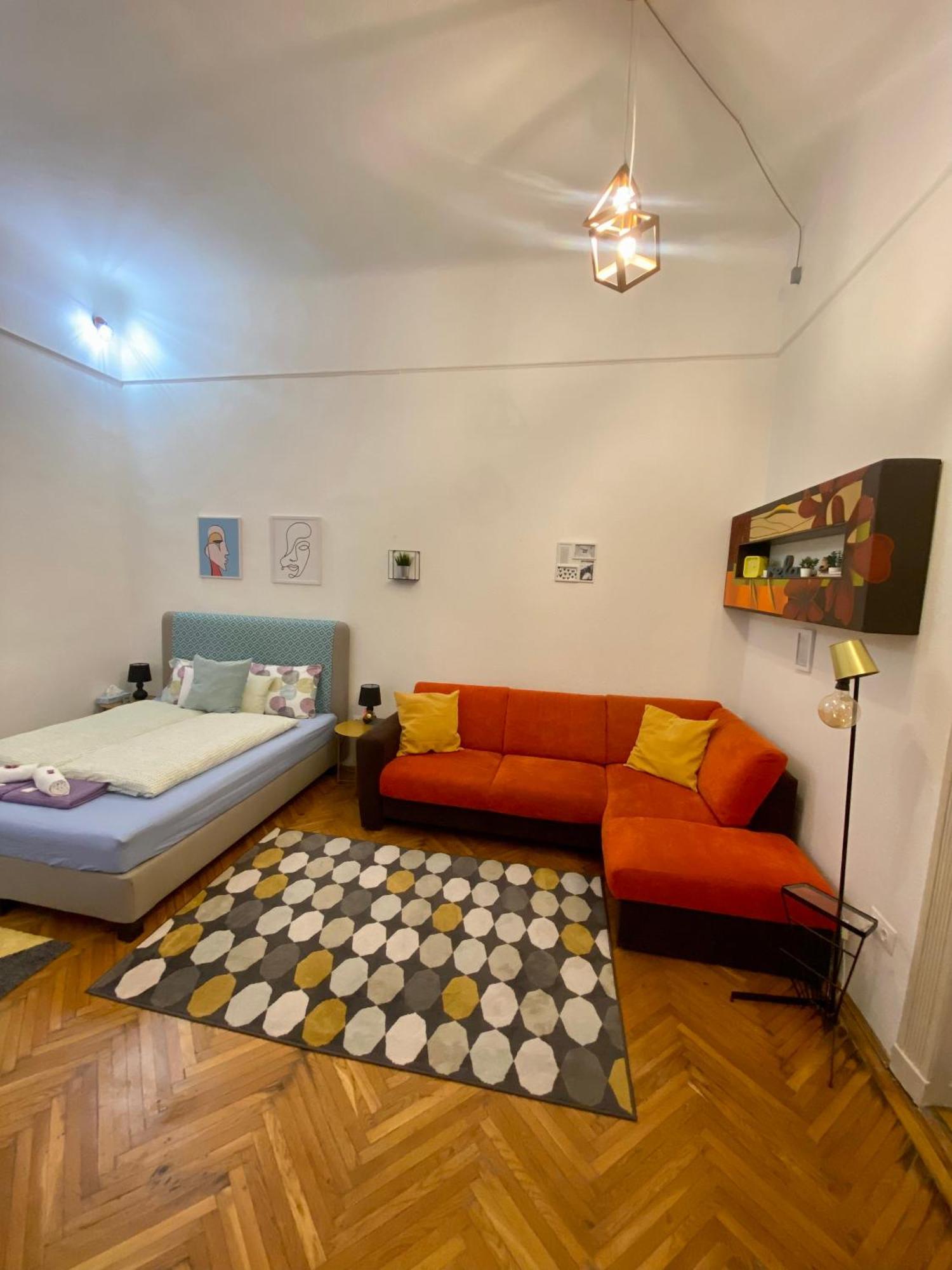 The Poet's Apartamento